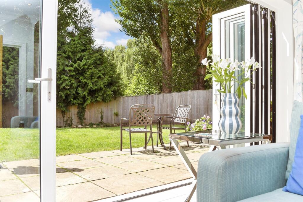 External Lifestyle Photograph