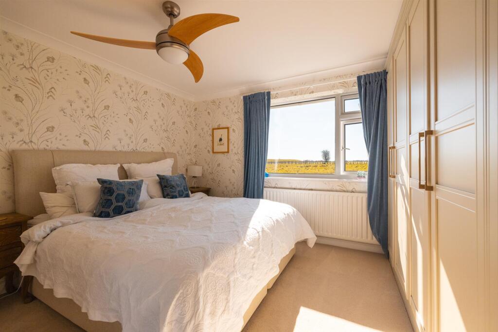 5 Axholme Close-82.jpg