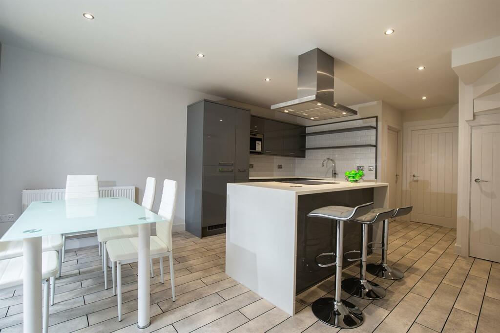 kitchen1.jpg