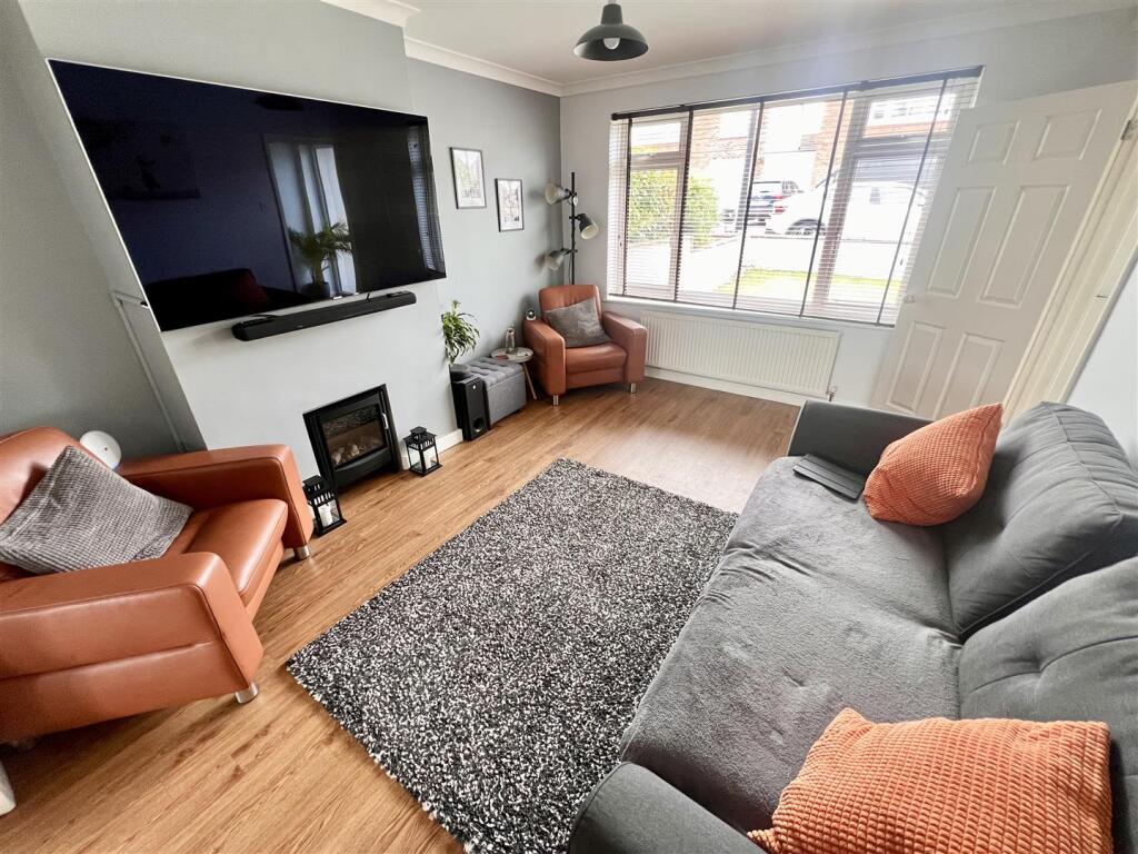 Lounge 2 .jpeg