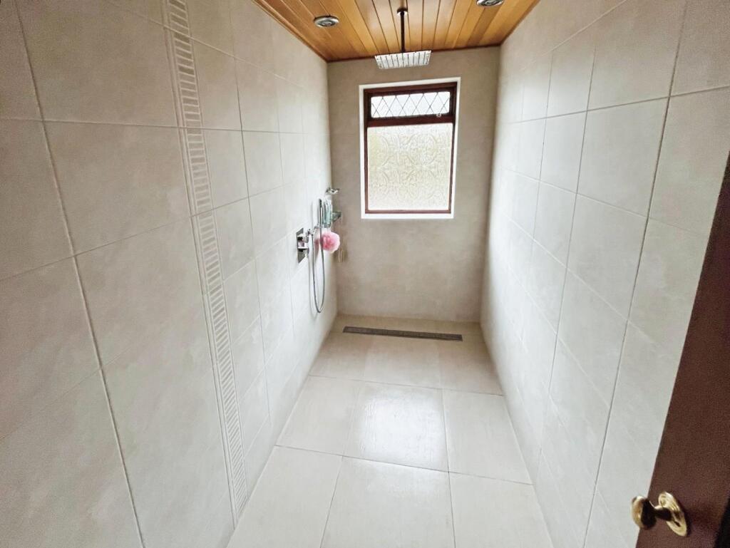 68f5799d-Wet 20room.jpg