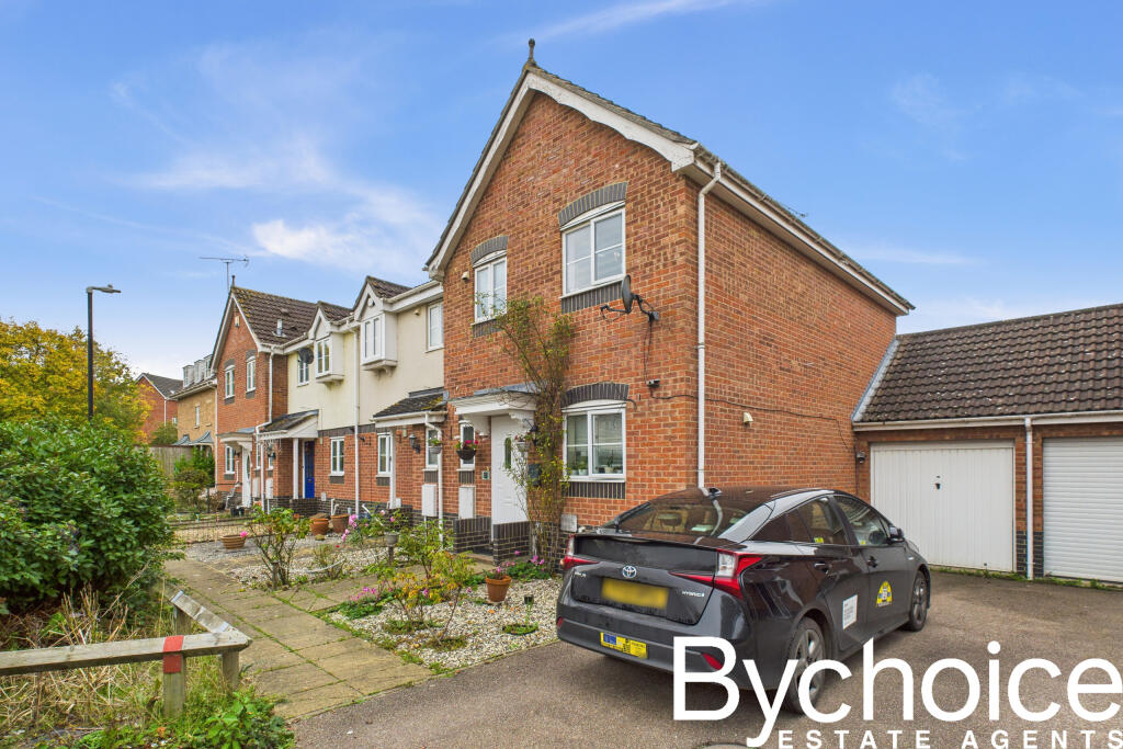 CAM05454G0-PR0063-STILL021