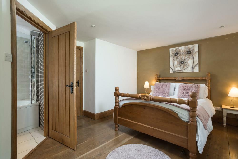 Greatwood Cottage-29_LowRes.jpg