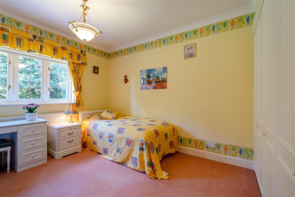 8634113-interior46.jpg