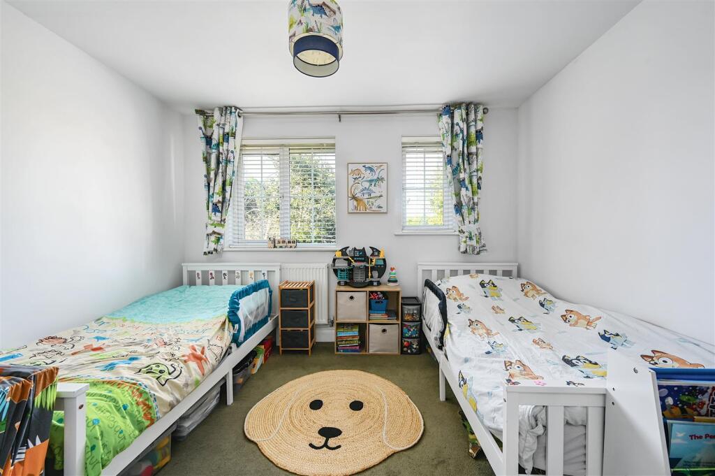 5 CLARENCE GARDENS - TN402FJ - PHOTOS (9).jpg