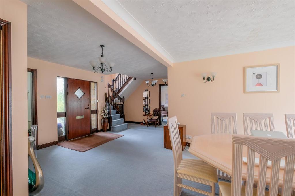 Entrance Hallway/Reception Room
