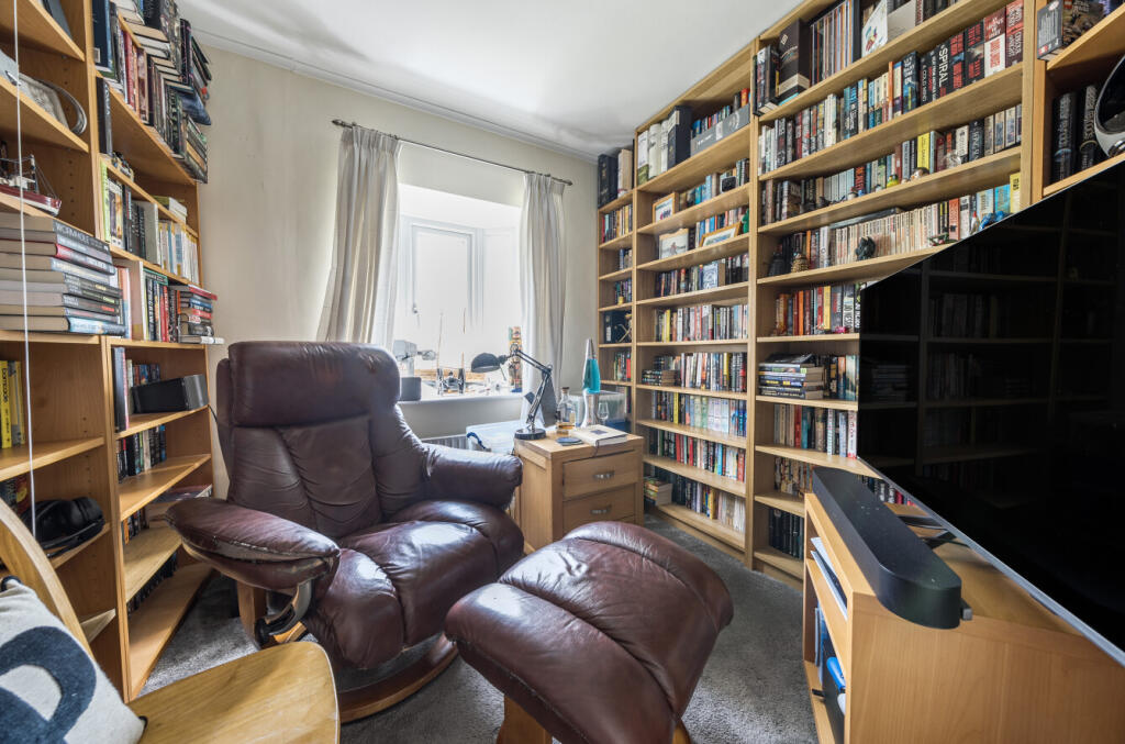 1305343-8-684322f...