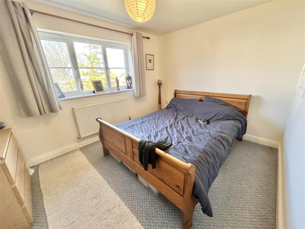 e bed1.jpeg