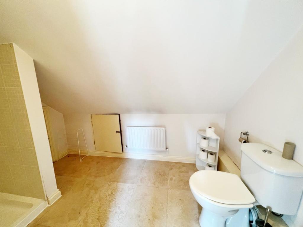En Suite to Master.jpg