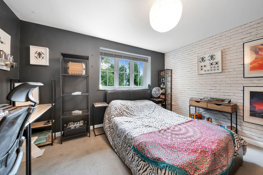 73 Ribbans Park R...