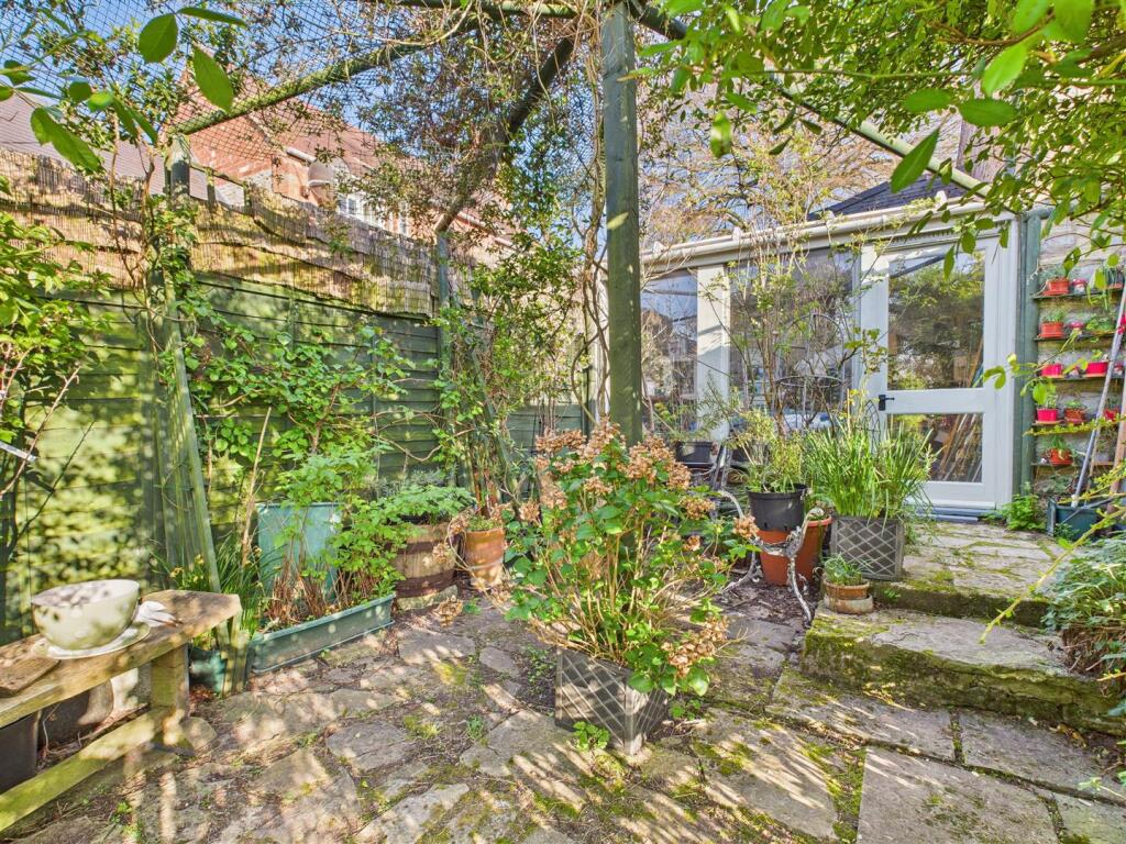 CAM05251G0-PR0018-STILL028.jpg