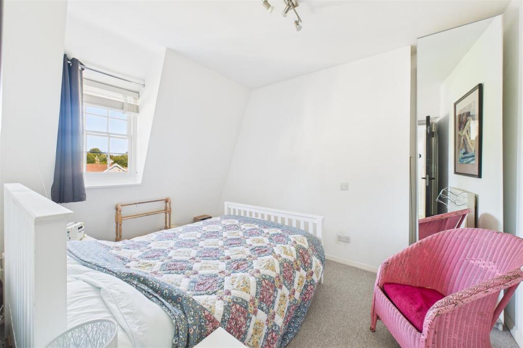 The Penthouse, 12 Kingsdown Parade, Bristol, BS6 5