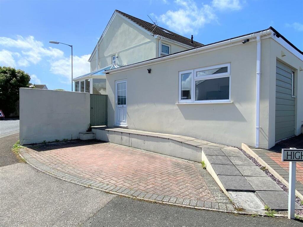 1a Higher Well Close Driveway