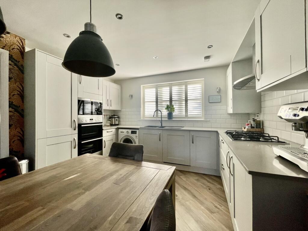 Estate Agents EweMove Scunthorpe - Kitchen Diner