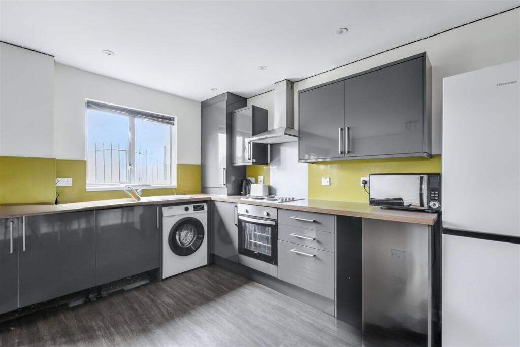 Kitchen Living_2.jpeg