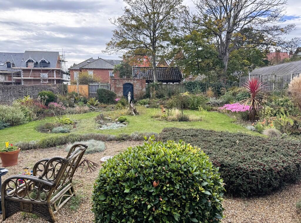 Enclosed garden
