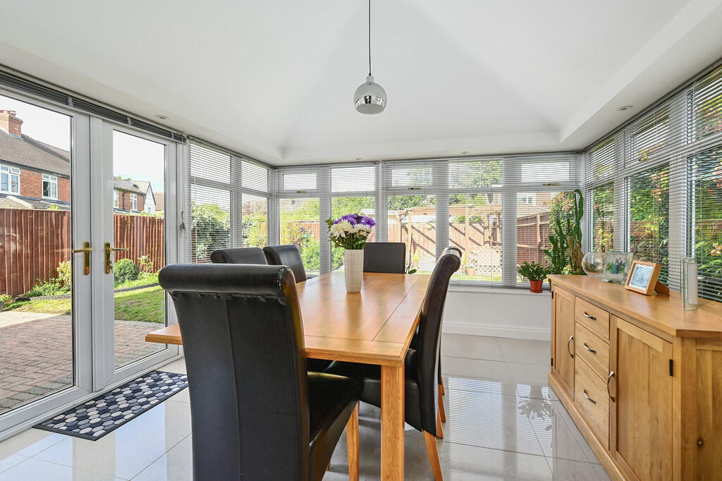 50 Frogmore Rd (1...