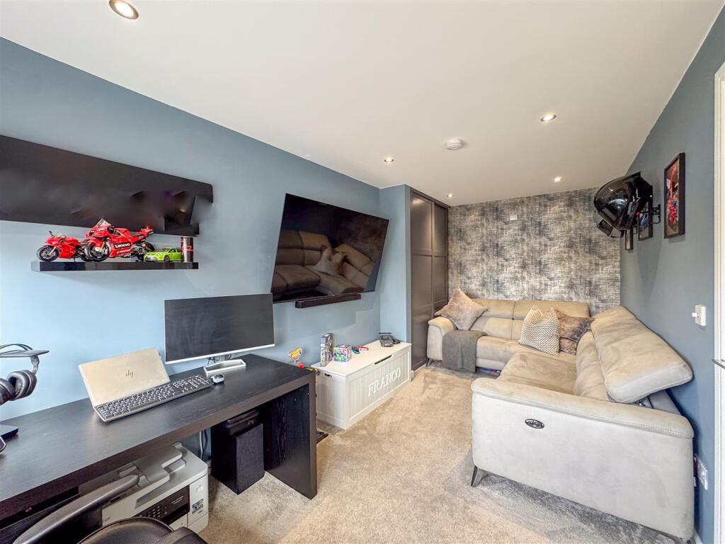 TV/Sitting Room