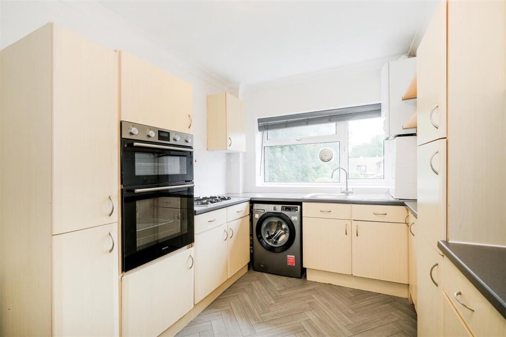 Flat 3, 23 Aldersbrook road-18.jpg