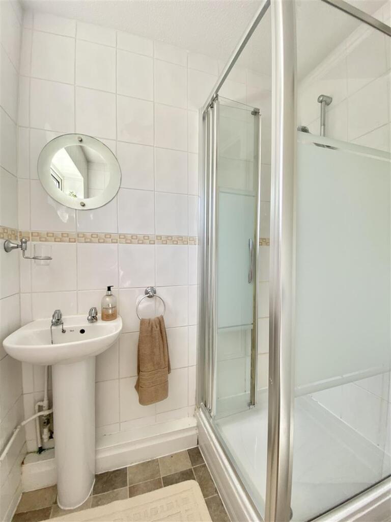 6 Thorns Grove-6.jpg