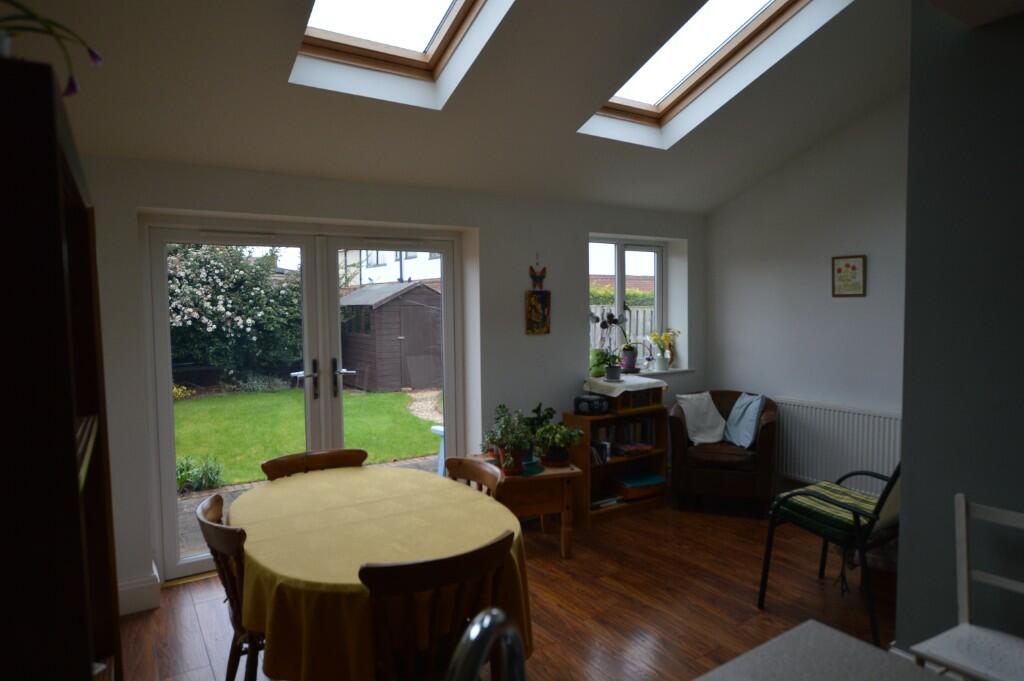 Dining kitchen