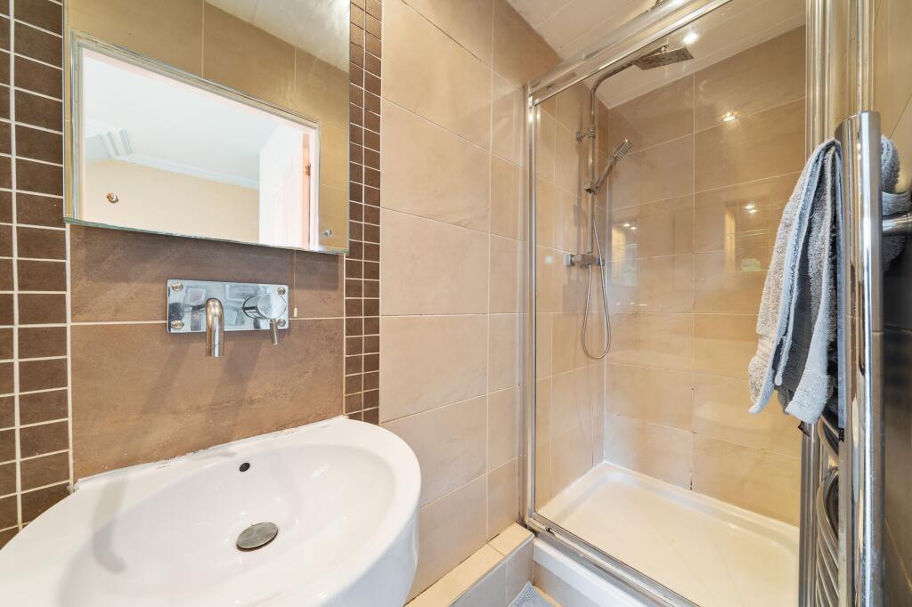 Master bedroom/en-suite