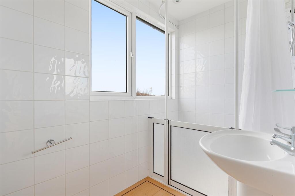 A26 - Red Tor, Seaway Lane Torquay - 251113.jpg