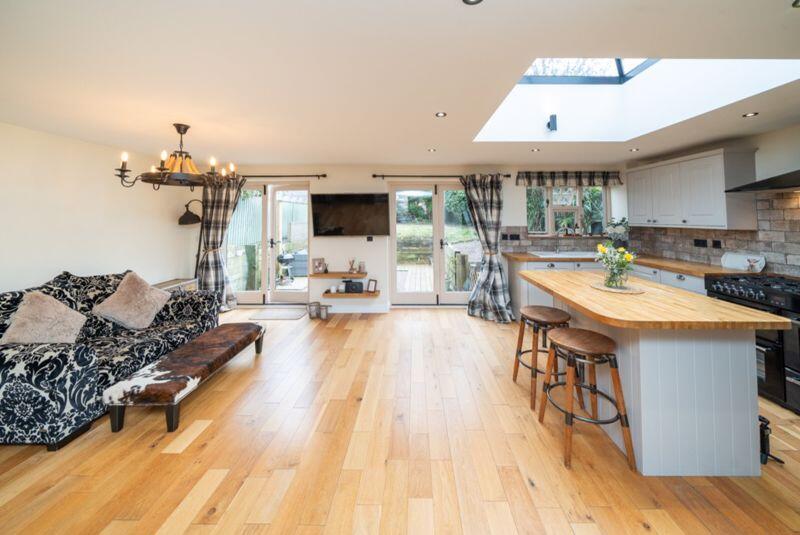 OPEN PLAN KITCHEN/DINER