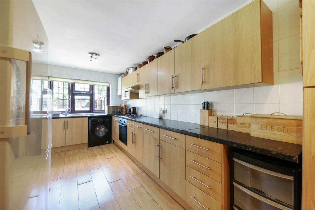 52 Salmon Street - qpl0m1KsVQnVvNzh93Af.jpg