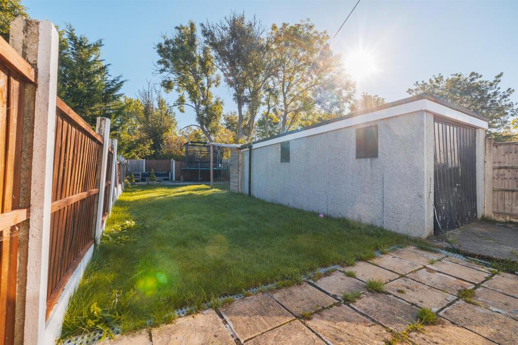 207, Brookhurst Avenue-25.jpg