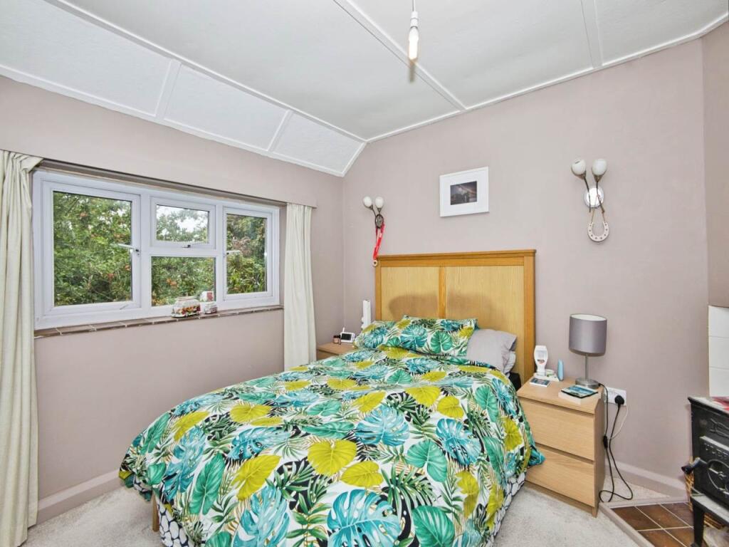 Bedroom 1 (1)