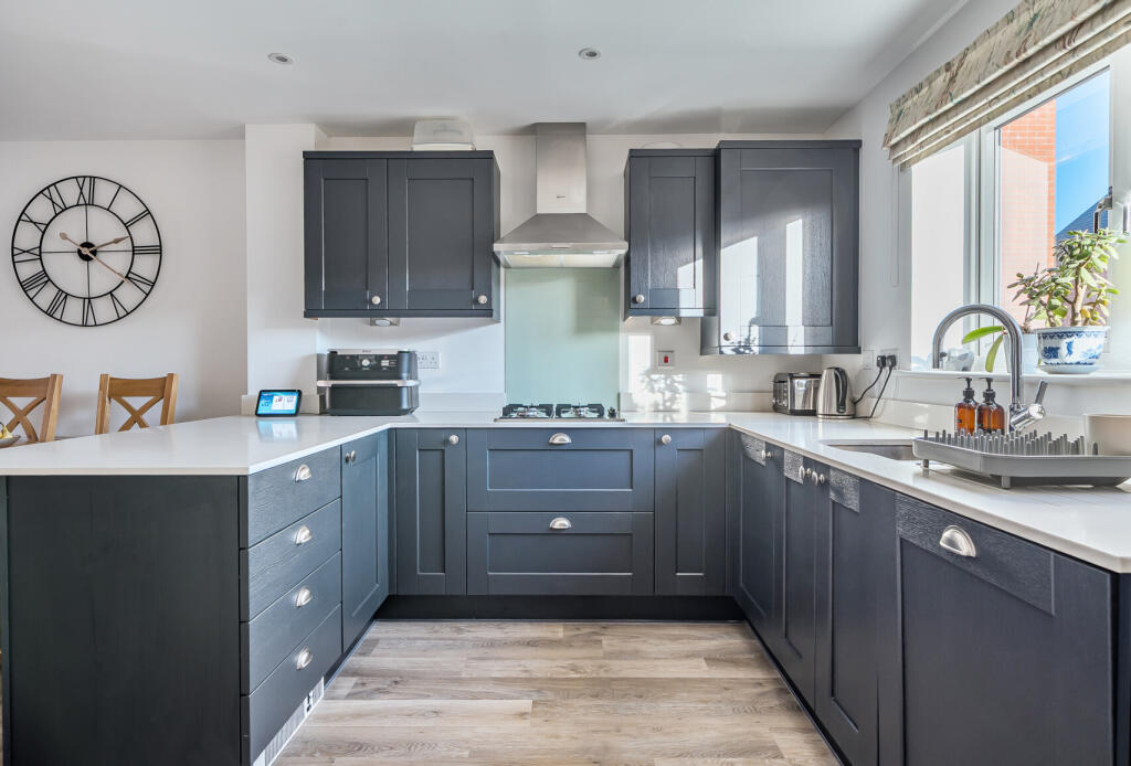 1380476-20-6925c2...