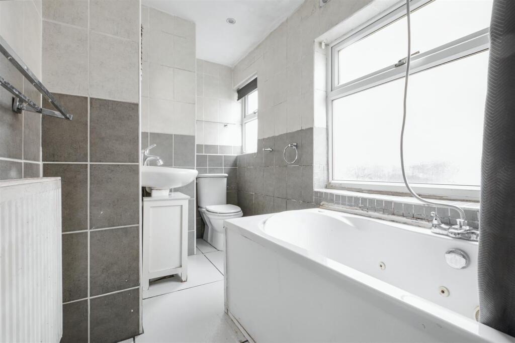 Bathroom.jpeg