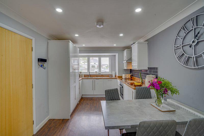 Kitchen Dining Area