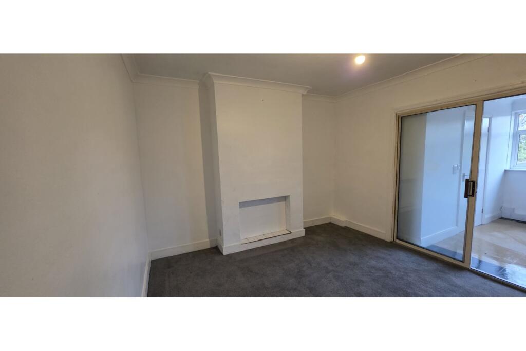 Living Room/Bedroom