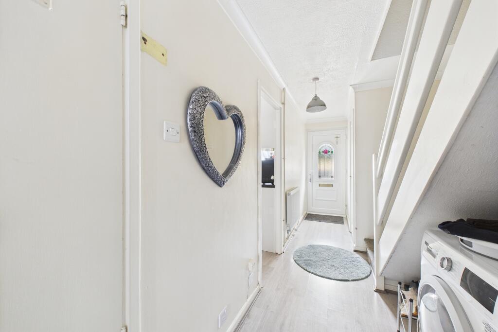 CAM05454G0-PR0033-STILL005