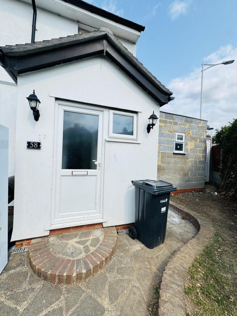 Cozy One-Bedroom Flat for Rent in Chadwell Heath 