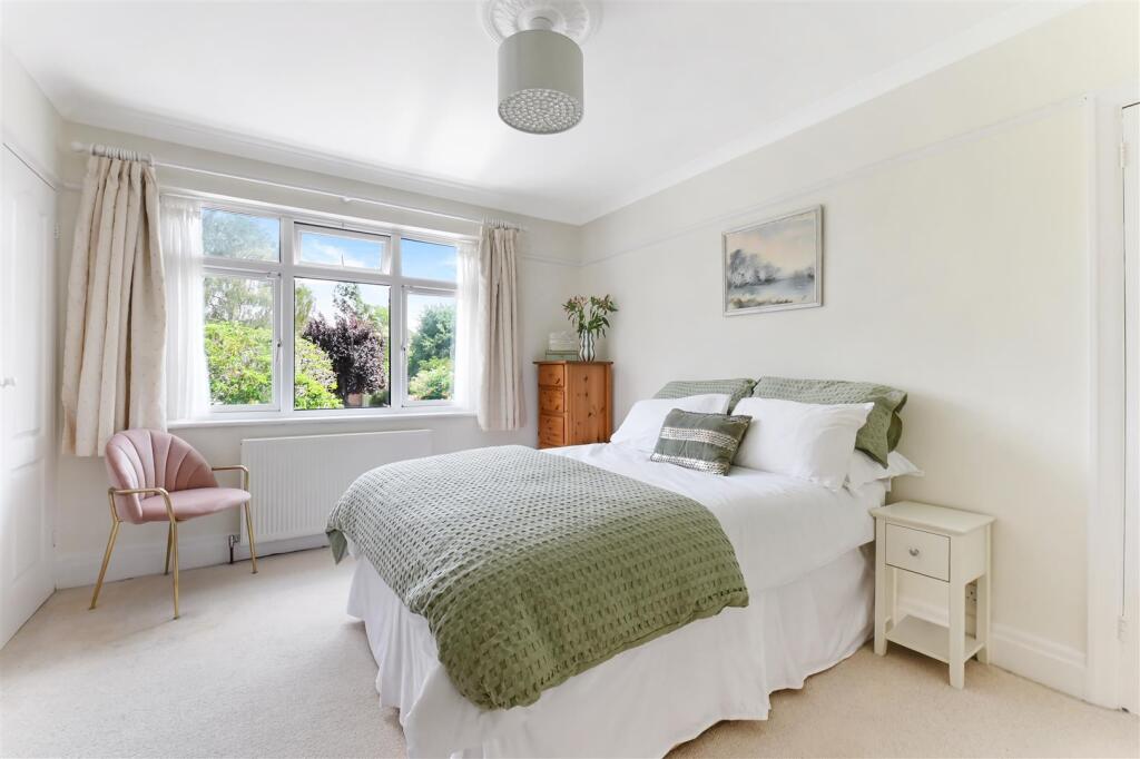 MANOR GREEN ROAD (11).jpg