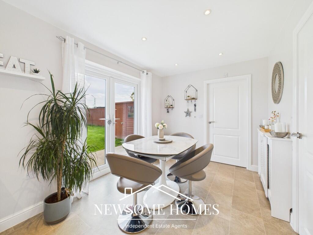 Kitchen/ Dining Room