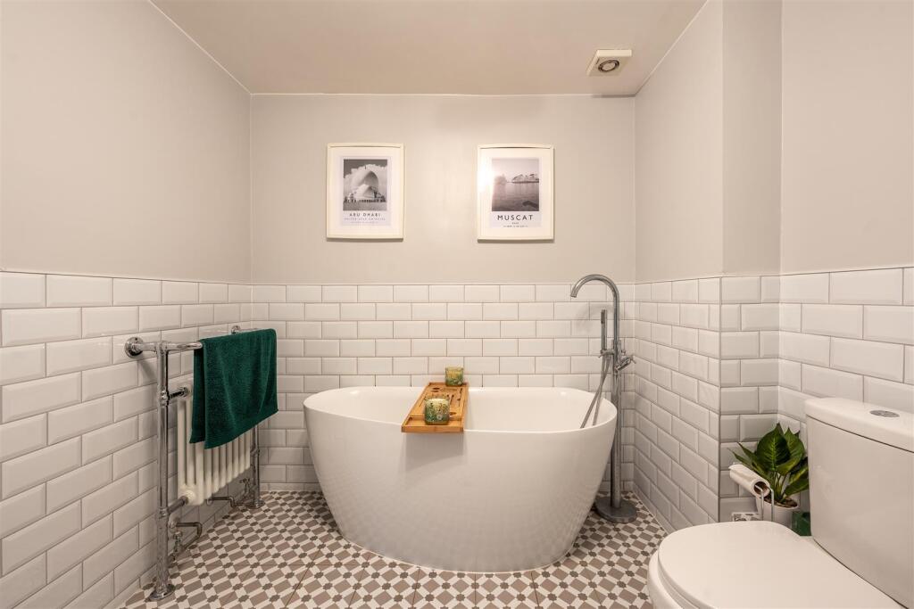 Connington Crescent E4