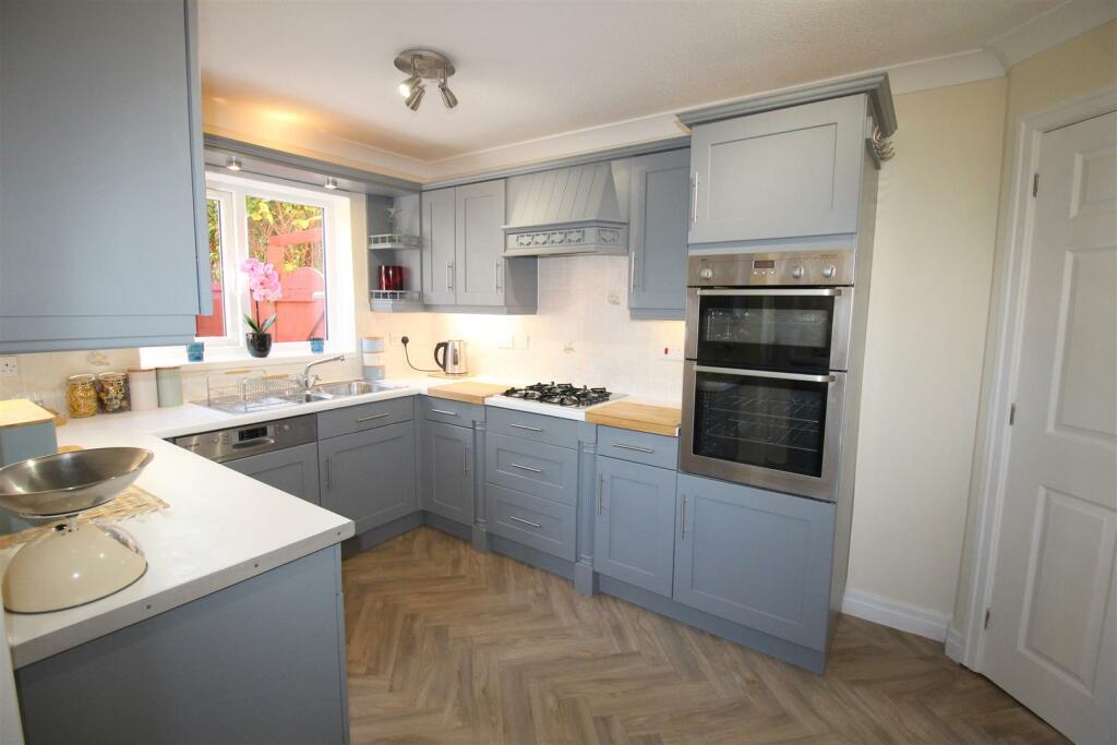 Lapwing Row,3, kitchen 4.JPG