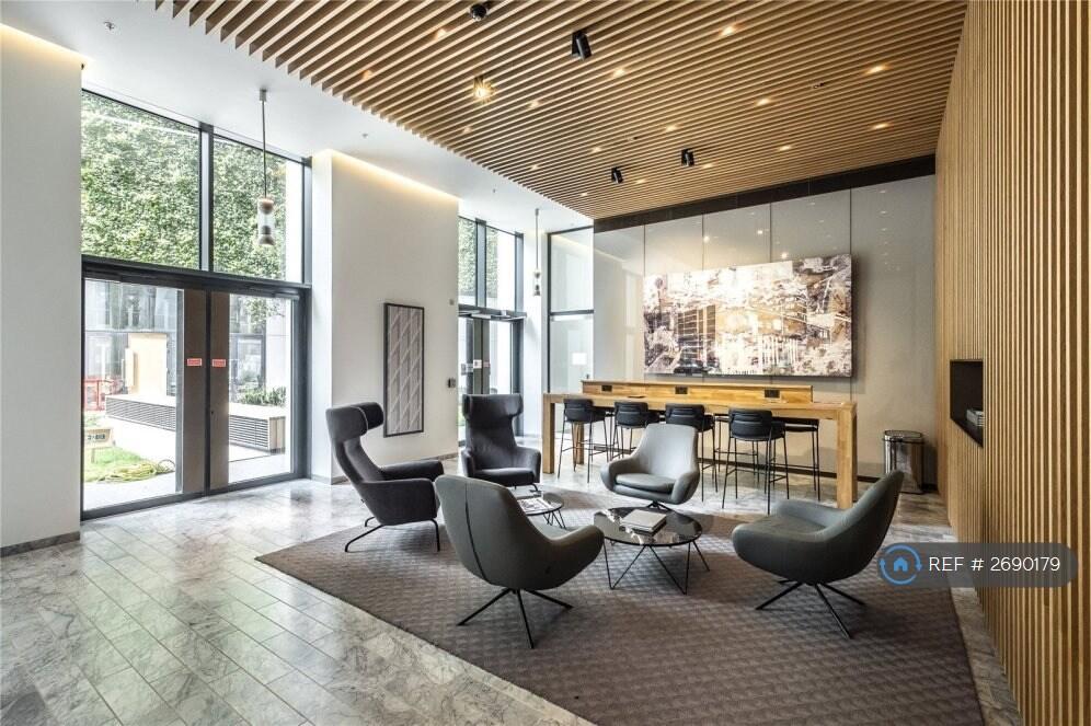 Residents-Only Working Space / Lounge 