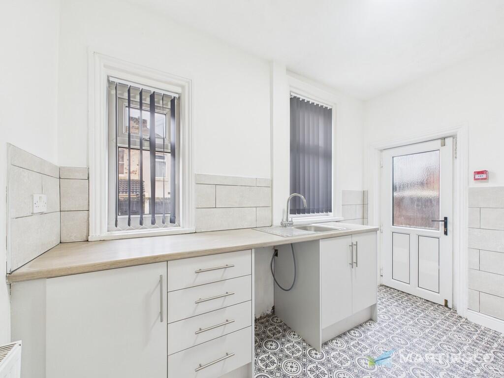 CAM02318G0-PR0530...