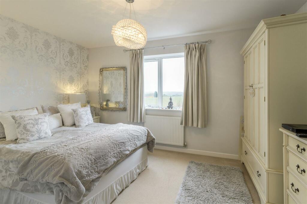 17 Fox's Covert, Fenny Drayton