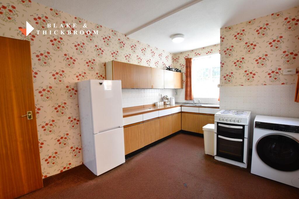 KITCHEN/BREAKFAST ROOM