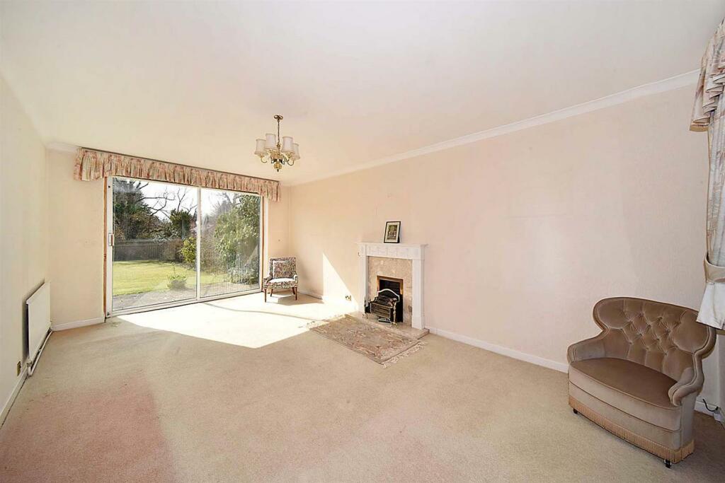 38 Gorsebank lounge.jpg