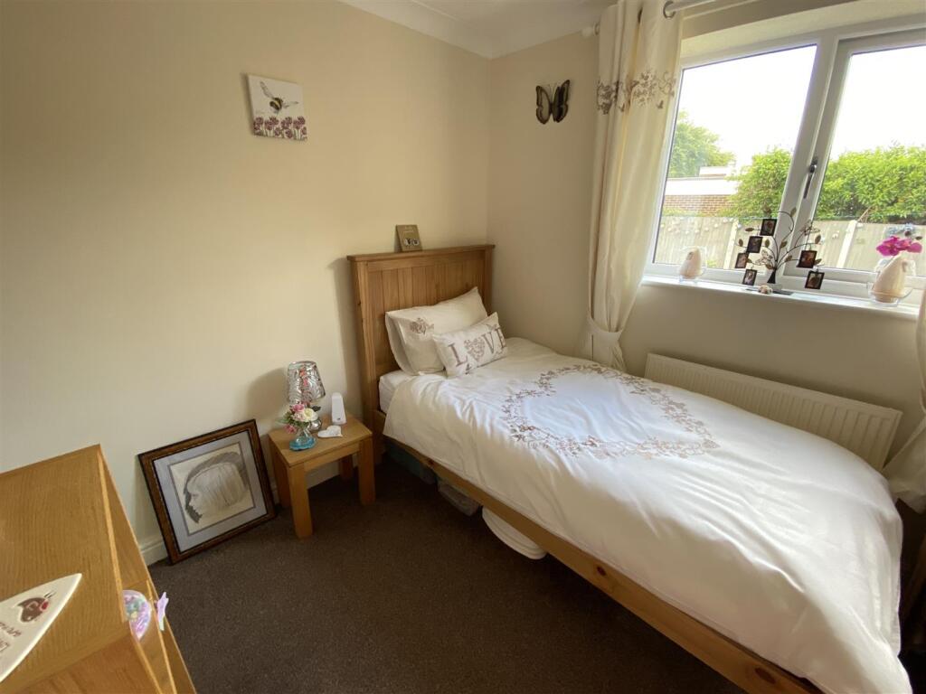 Bedroom no.2 rear double: