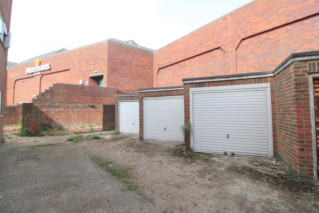 Garage+to+Let (Main)