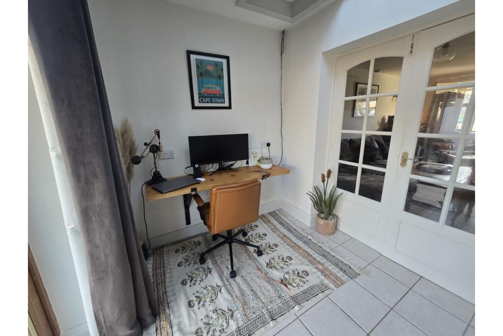 Snug / Office