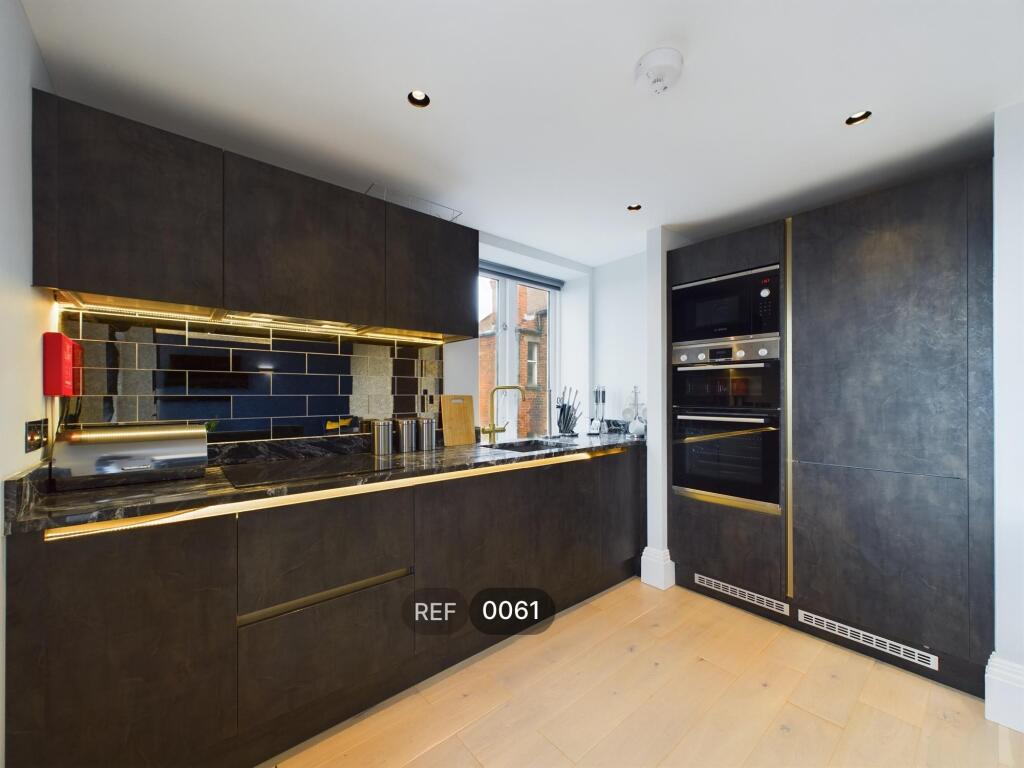Kitchen &amp; Living area